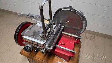 Affettatrice a volano Zenith Milano d'epoca