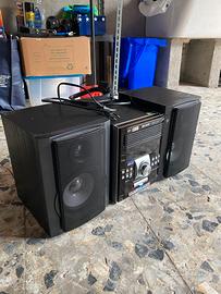 Stereo Sharp con 5 cd, radio ingresso usb 
50€