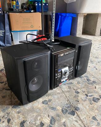 Stereo Sharp con 5 cd, radio ingresso usb 
50€