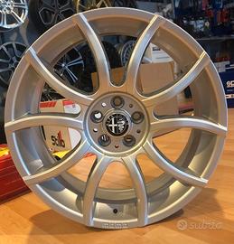 Kit 4 cerchi MOMO 18 Alfa Romeo 147 156 164 GTV