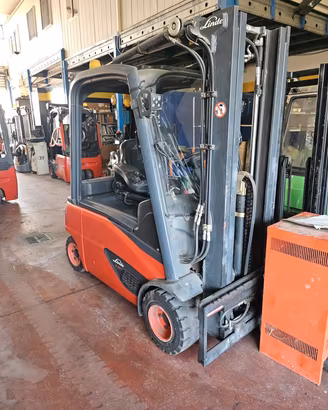 Carrello elevatore elettrico marca Linde portata 2