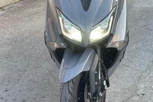 TMAX 530 LUX MAX 2016