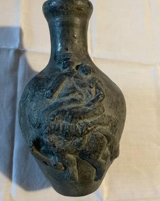 Anfora antica in ceramica