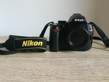 Nikon D5000 + obiettivo 18-55