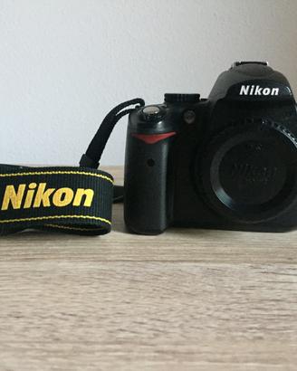 Nikon D5000 + obiettivo 18-55