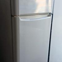Frigo con Congelatore Indesit