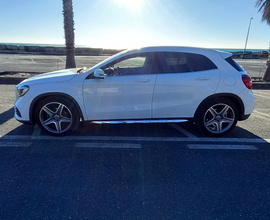 Mercedes GLA 200 premium AMG line