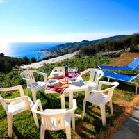 Appartamento con vista mare e giardino