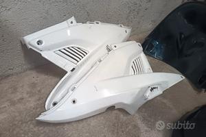 carene laterali yamaha  aerox /mbk nitro