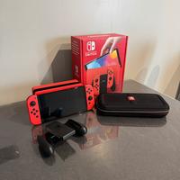 Nintendo Switch OLED edizione Mario e custodia