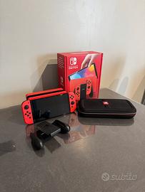 Nintendo Switch OLED edizione Mario e custodia