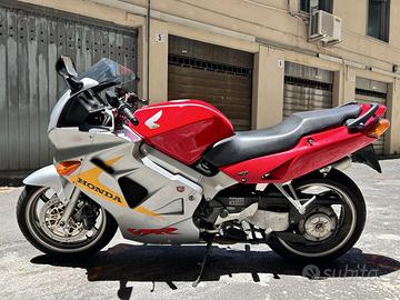 moto HONDA VFR 800 SPECIAL EDITION 