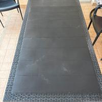 Tavolo da giardino e 2 sedie