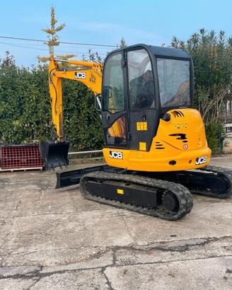 E32 Escavatore 35 q JCB 8035