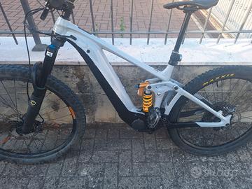 EBIKE GIANT REIGN E+ 1 2022