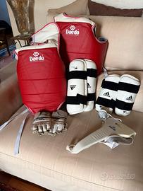 Set completo protezioni taekwondo (Dae do & Adidas