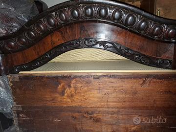 Armadio antico in legno massello