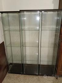 vetrine con illuminazione 