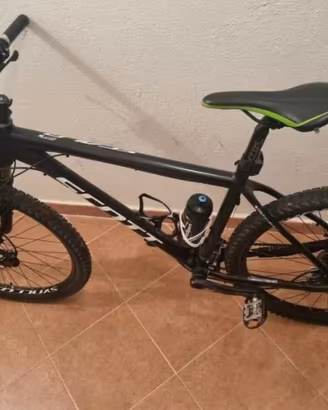 BICICLETTA MOUNTAIN BIKE SCOTT