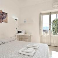 Monolocale con balcone 250 euro a settimana