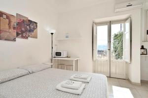 Monolocale con balcone 250 euro a settimana