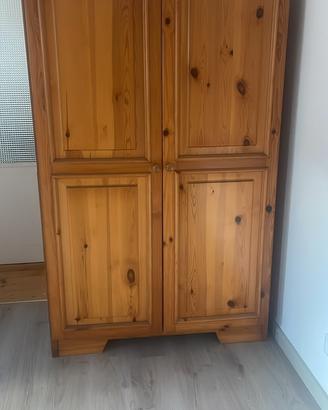Armadio in legno