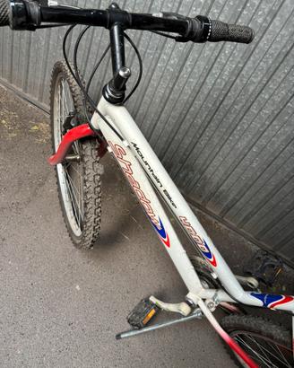 Mountain bike shadow 4000 26” cambio shimano