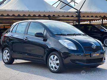 TOYOTA Yaris 1.0 5 porte Now