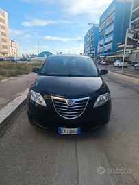 Lancia Ypsilon 1.2 69 CV 5 porte Silver