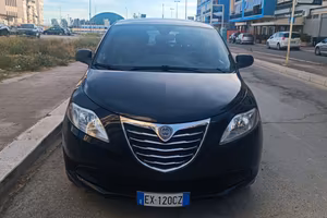 Lancia Ypsilon 1.2 69 CV 5 porte Silver