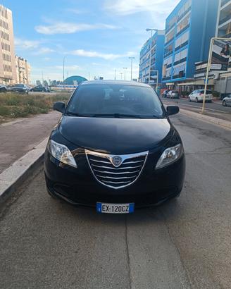Lancia Ypsilon 1.2 69 CV 5 porte Silver