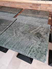 Tavoli  bar in marmo verde maritaca smussati
