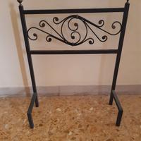 TESTIERA LETTO FERRO BATTUTO CON POMELLI OTTONE