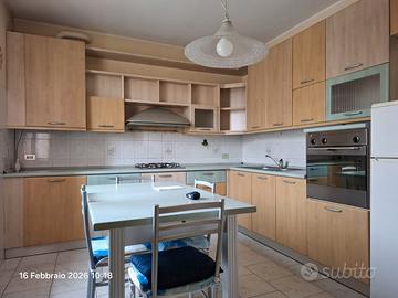 Mobile cucina completo di elettrodomestici