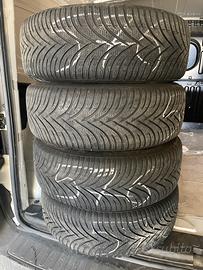 4 cerchi con gomme antineve