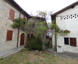 Appartamenti in rustico abitabile frazione Casina