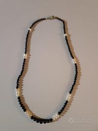 Collana bianca e nera bigiotteria