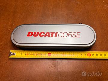 Attrezzi moto Ducati corse