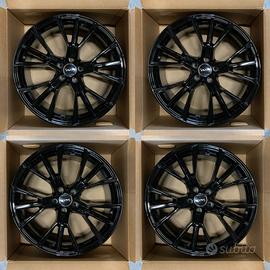 Kit cerchi in lega AVUS RACING da 19'' per AUDI A4