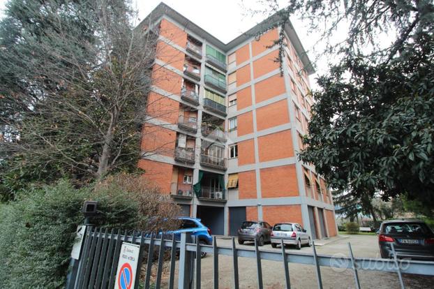 3 LOCALI A REGGIO NELL'EMILIA