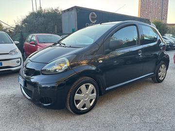 Toyota Aygo 1.0 5 porte Sol OK NEOPATENTATI