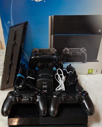 PlayStation 4 con Accessori - Prezzo Trattabile 