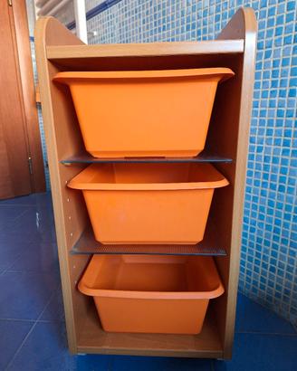 Mobiletto in legno su rotelle con cassetti 