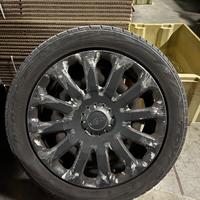 2 Pneumatici usati TOYO TIRES e 2 KUMHO FordFiesta