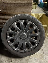 2 Pneumatici usati TOYO TIRES e 2 KUMHO FordFiesta