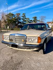 Mercedes 200D