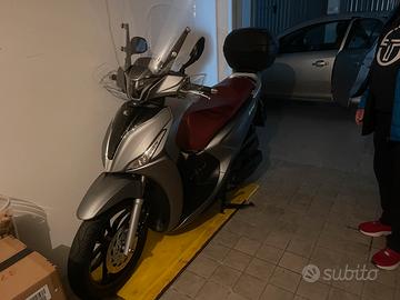 Kymco new people S 150 km 3700 come nuovo