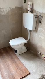 WC CON VASCHETTA ESTERNA