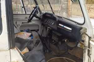 fuoristrada UAZ  motore fuori uso 
