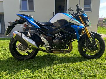Suzuki GSR 750 Km 8575